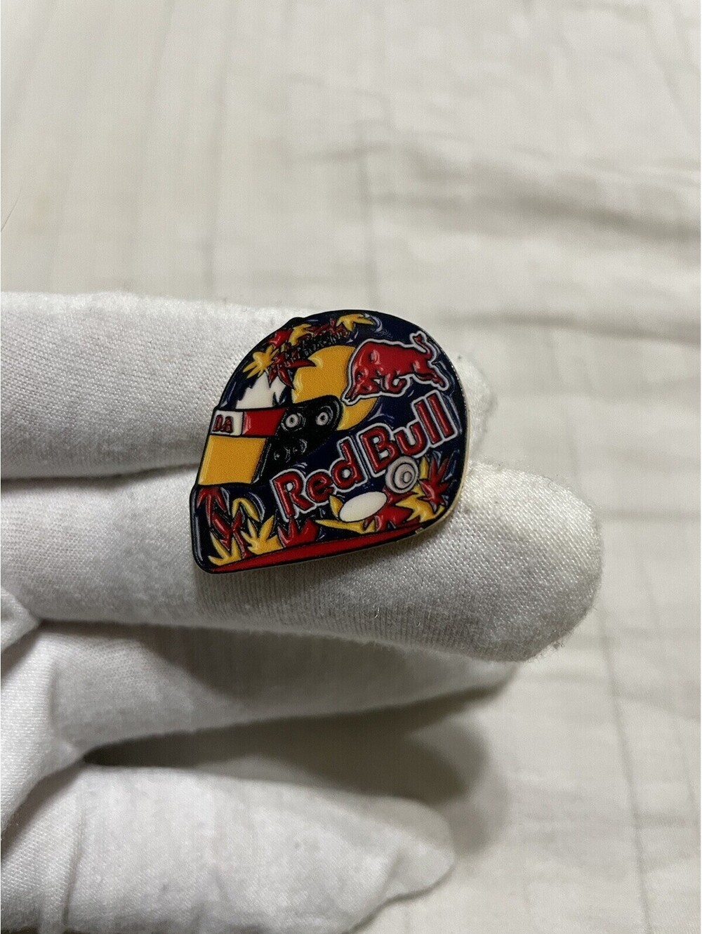 Yuki Tsunoda 2024 enamel pin brooch anime cartoon f1 formula1